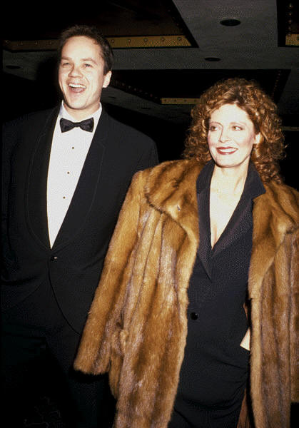 Disgusting Susan Sarandon wearing a fur coat